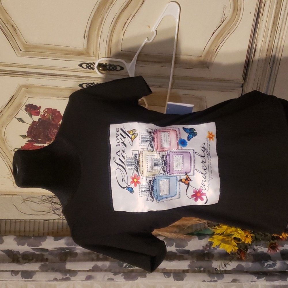 NWT SUPER CUTE TOP WITH BLING
